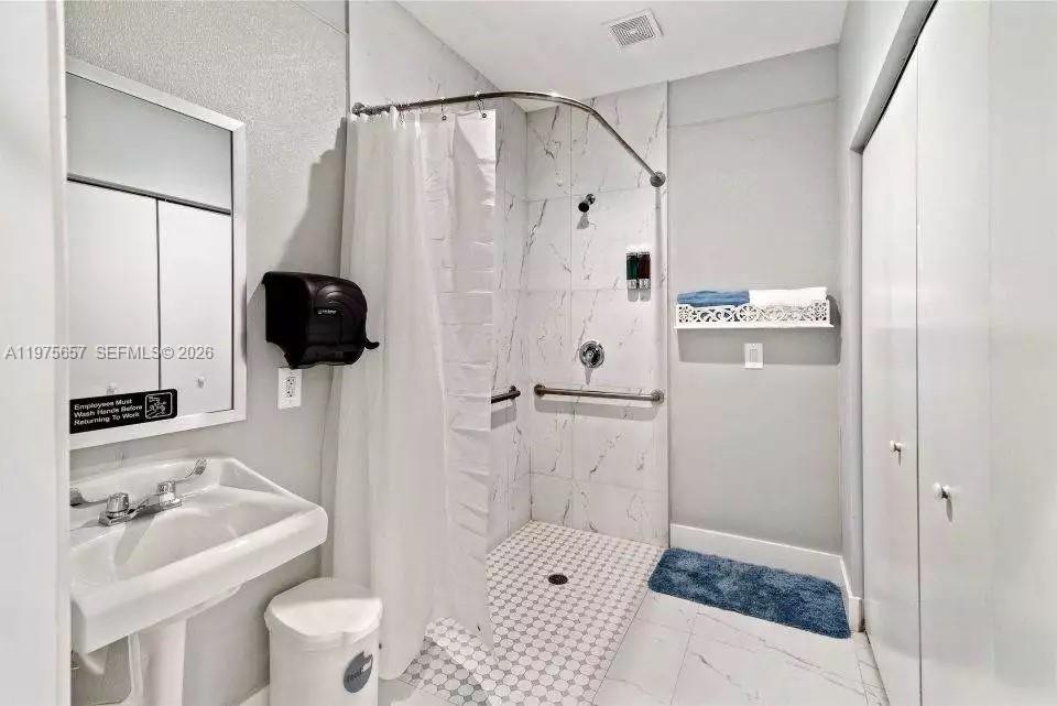   /   sq. ft. $ 2026-03-03 0 foto