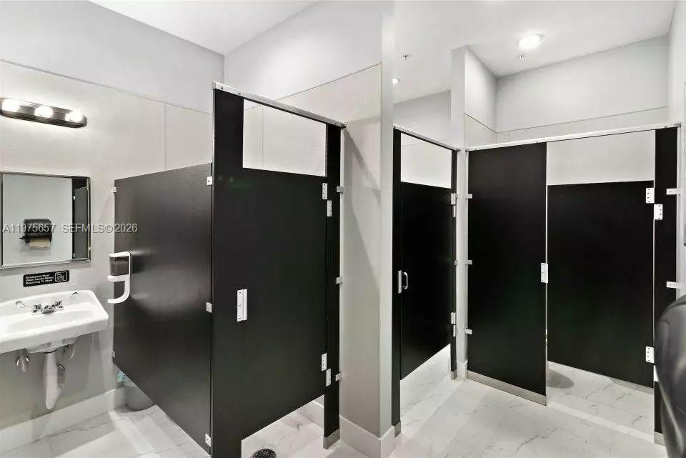   /   sq. ft. $ 2026-03-03 0 foto