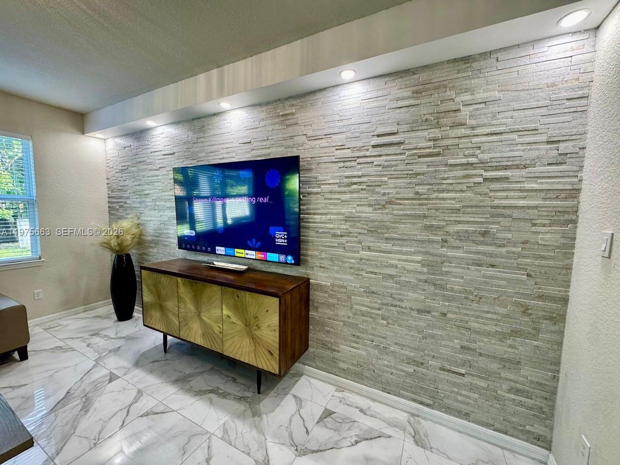 4334 3 / 3 1998 sq. ft. $ 2026-03-03 0 foto