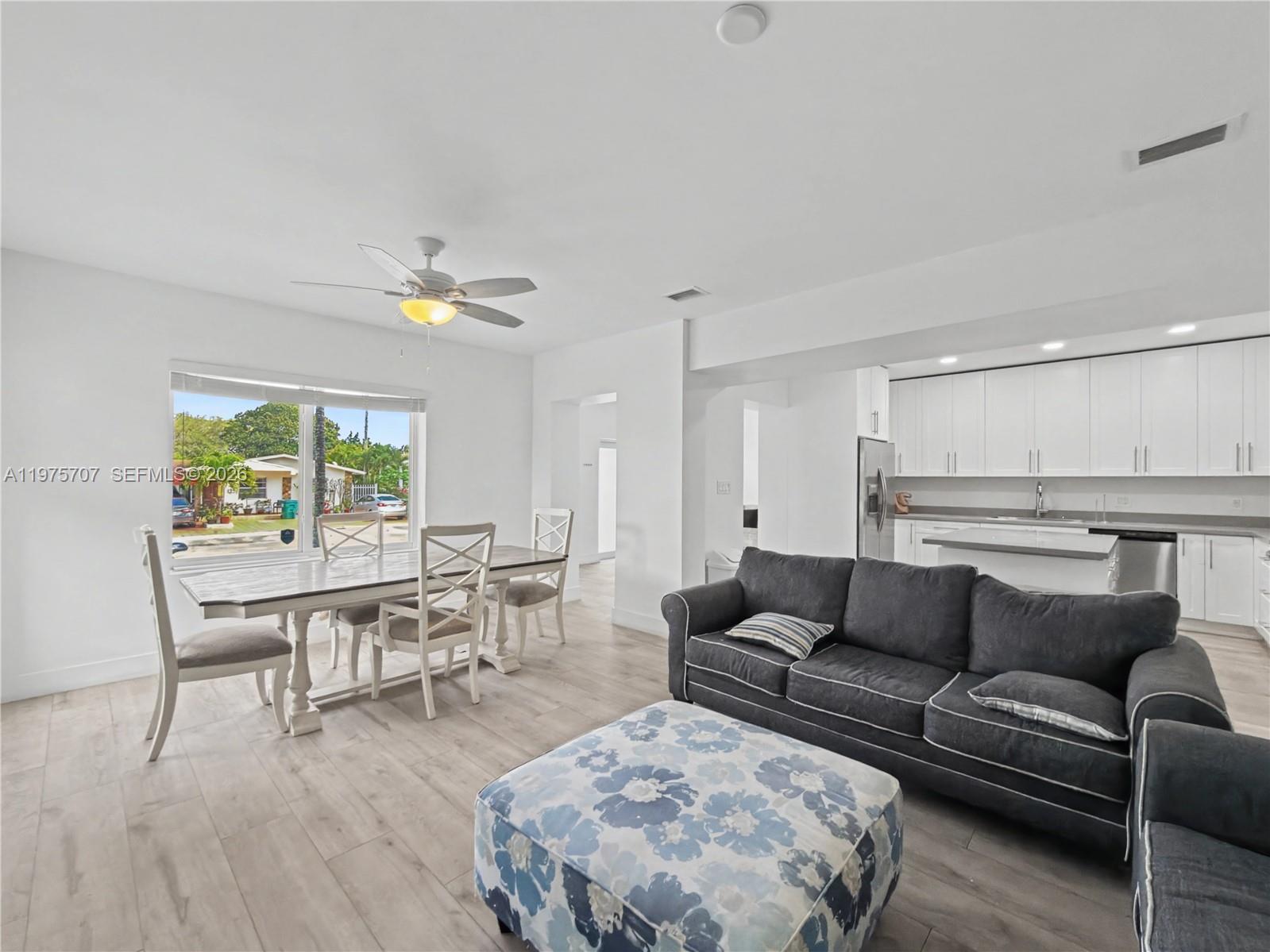   /  4151 кв.футов $ 2026-03-03 0 Фото