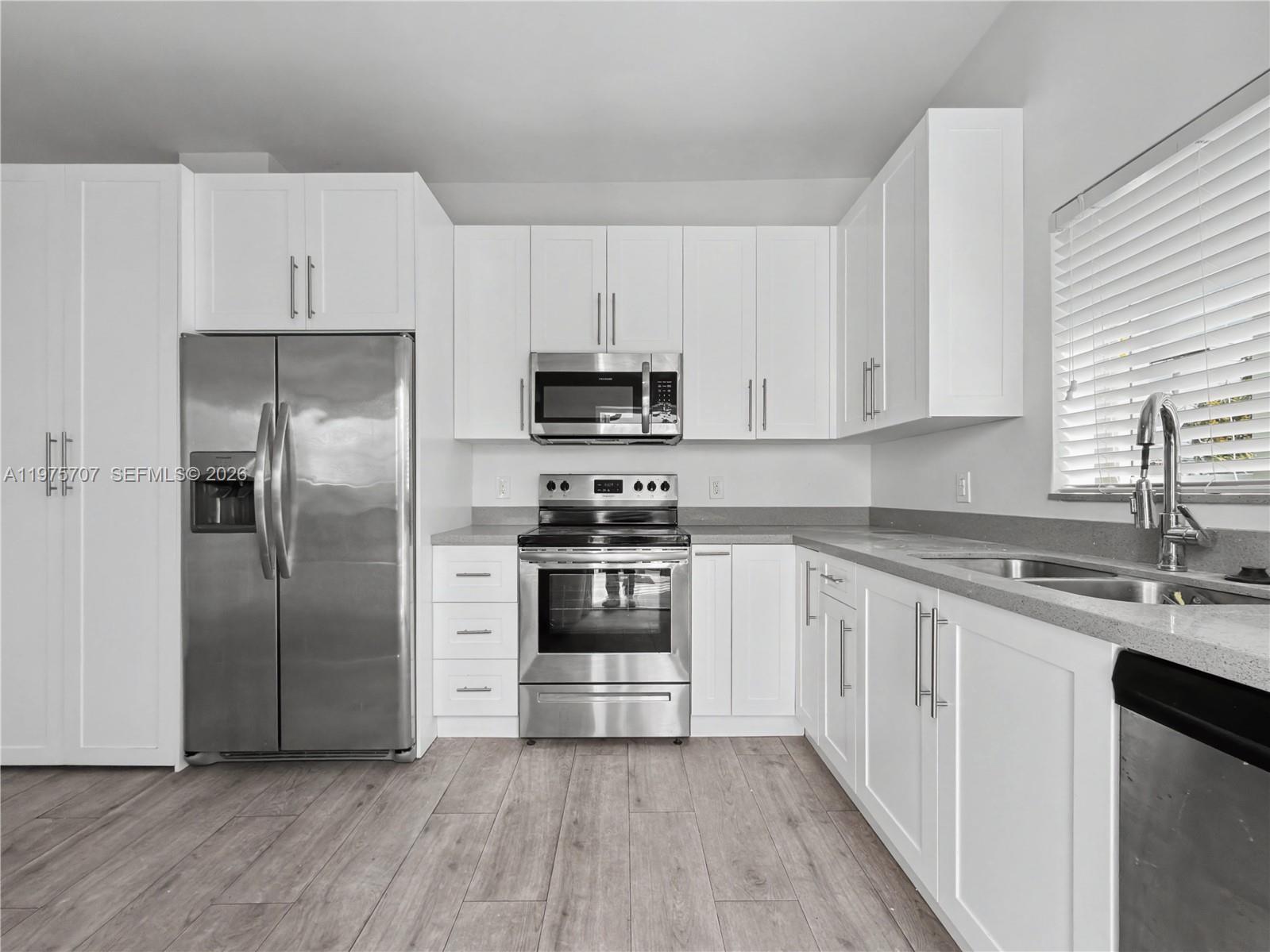   /  4151 кв.футов $ 2026-03-03 0 Фото