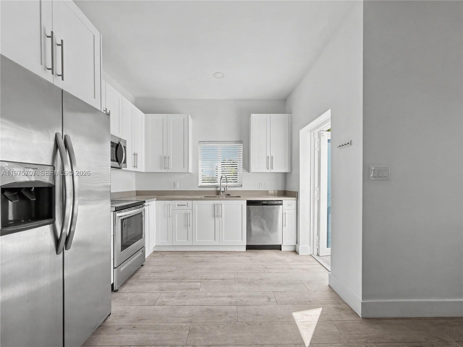   /  4151 кв.футов $ 2026-03-03 0 Фото