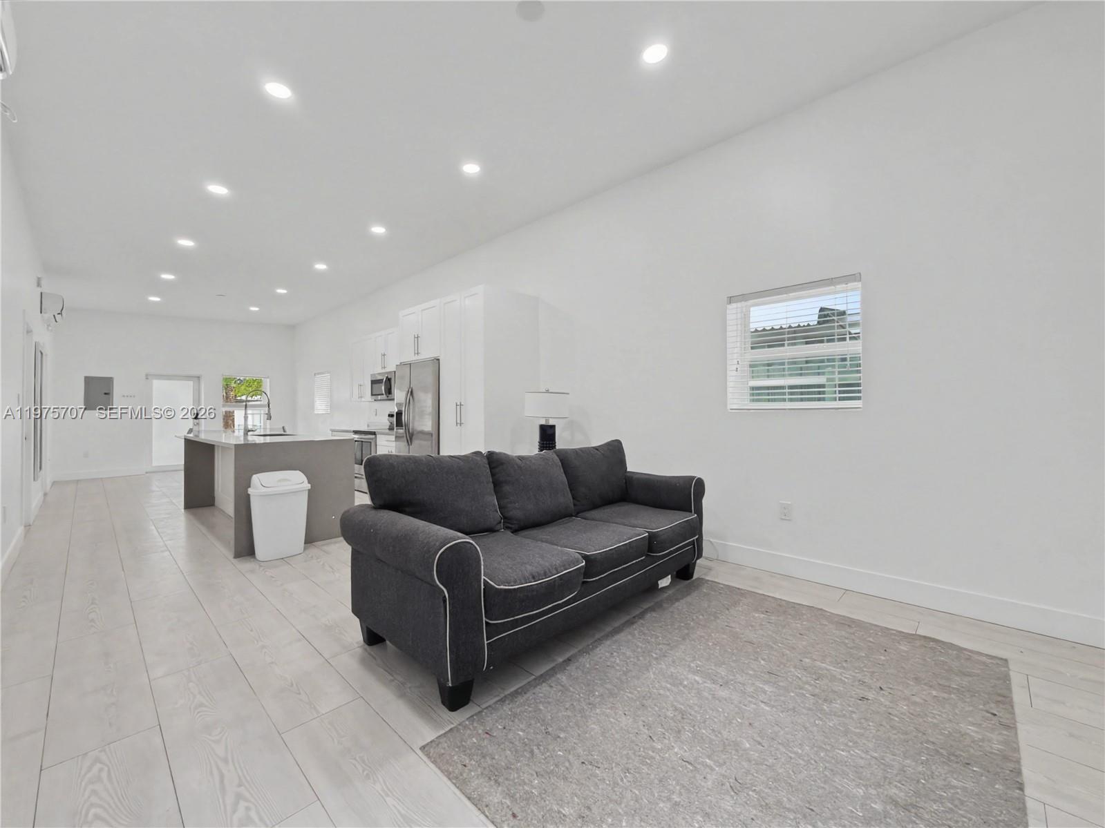   /  4151 кв.футов $ 2026-03-03 0 Фото