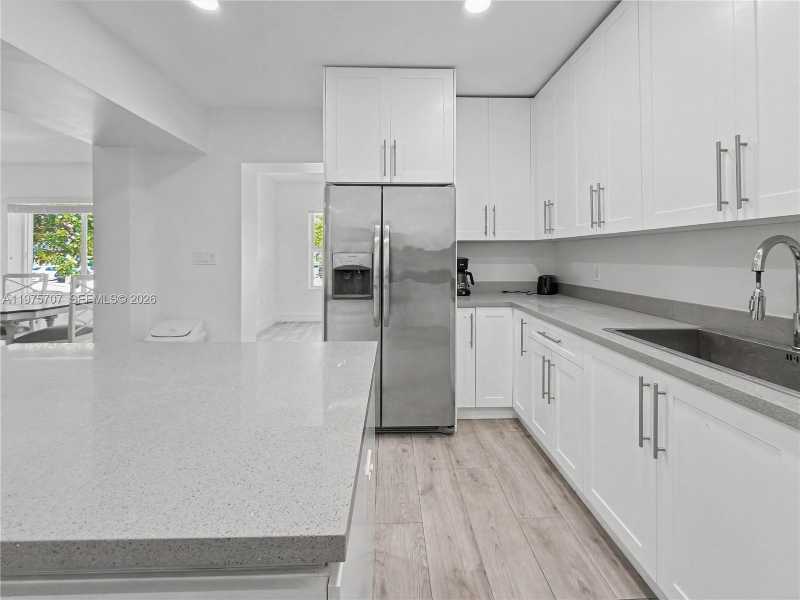   /  4151 кв.футов $ 2026-03-03 0 Фото