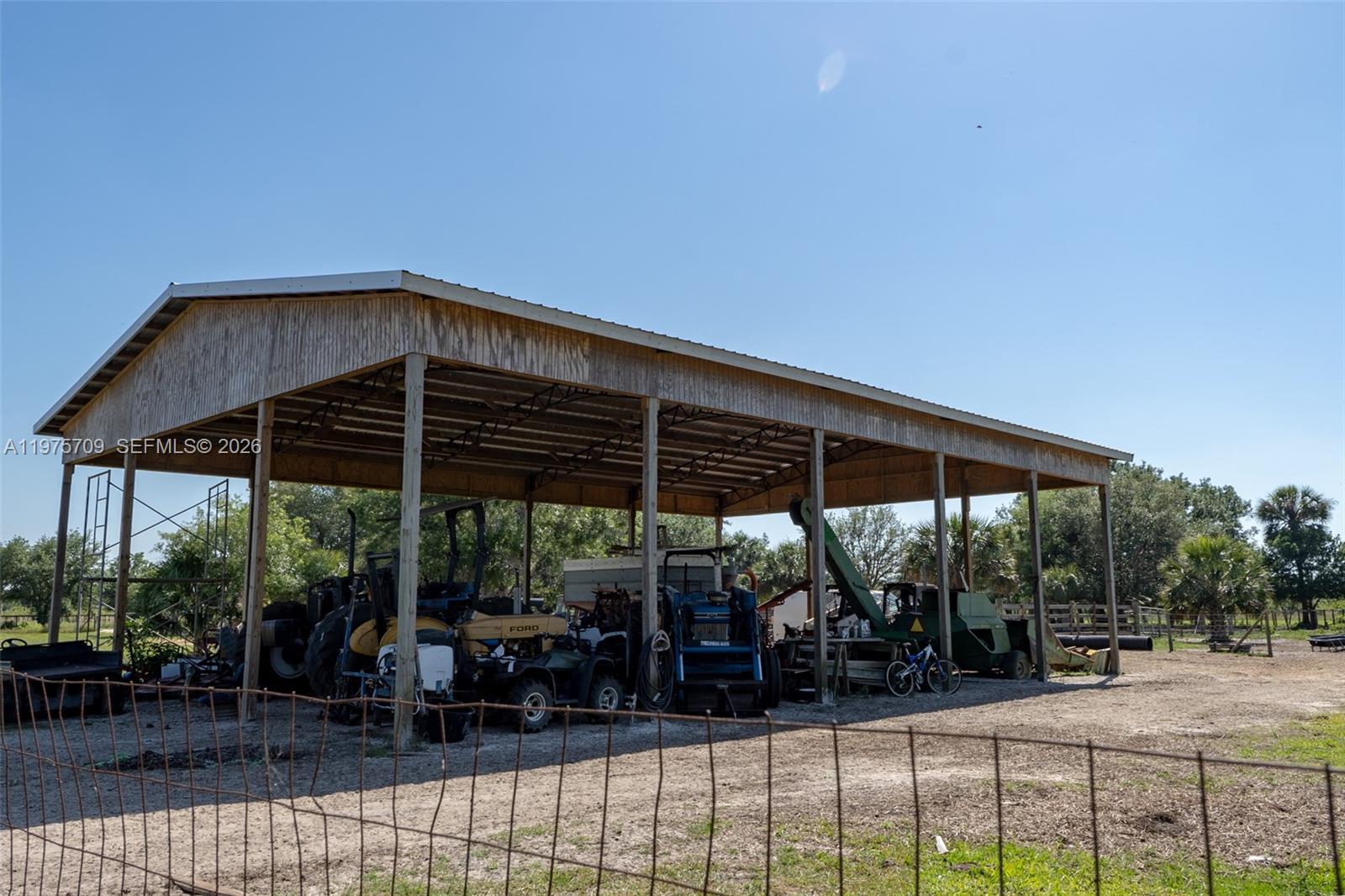   /   кв.футов $ 2026-03-03 0 Фото