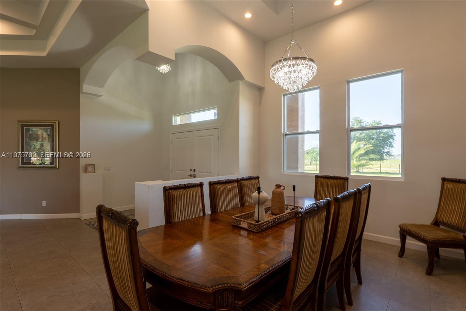   /   кв.футов $ 2026-03-03 0 Фото