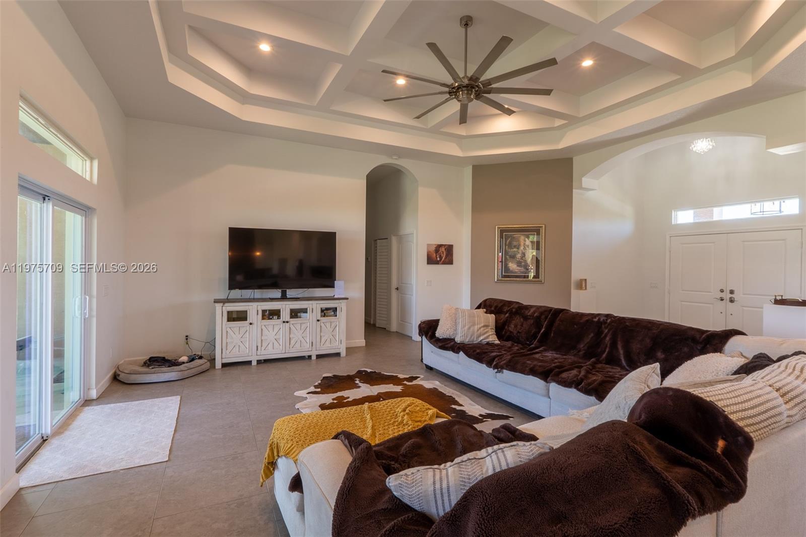   /   кв.футов $ 2026-03-03 0 Фото