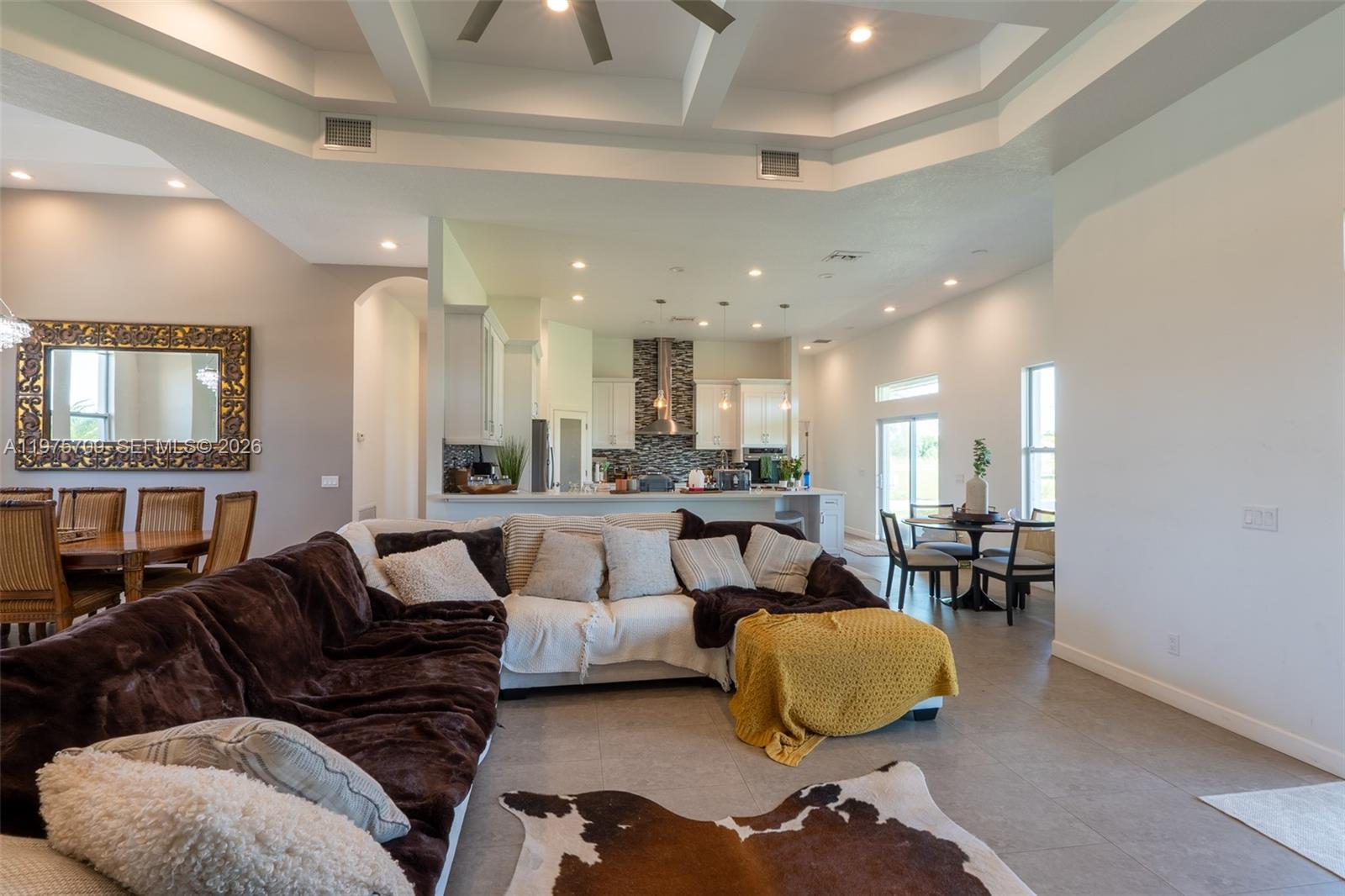   /   кв.футов $ 2026-03-03 0 Фото