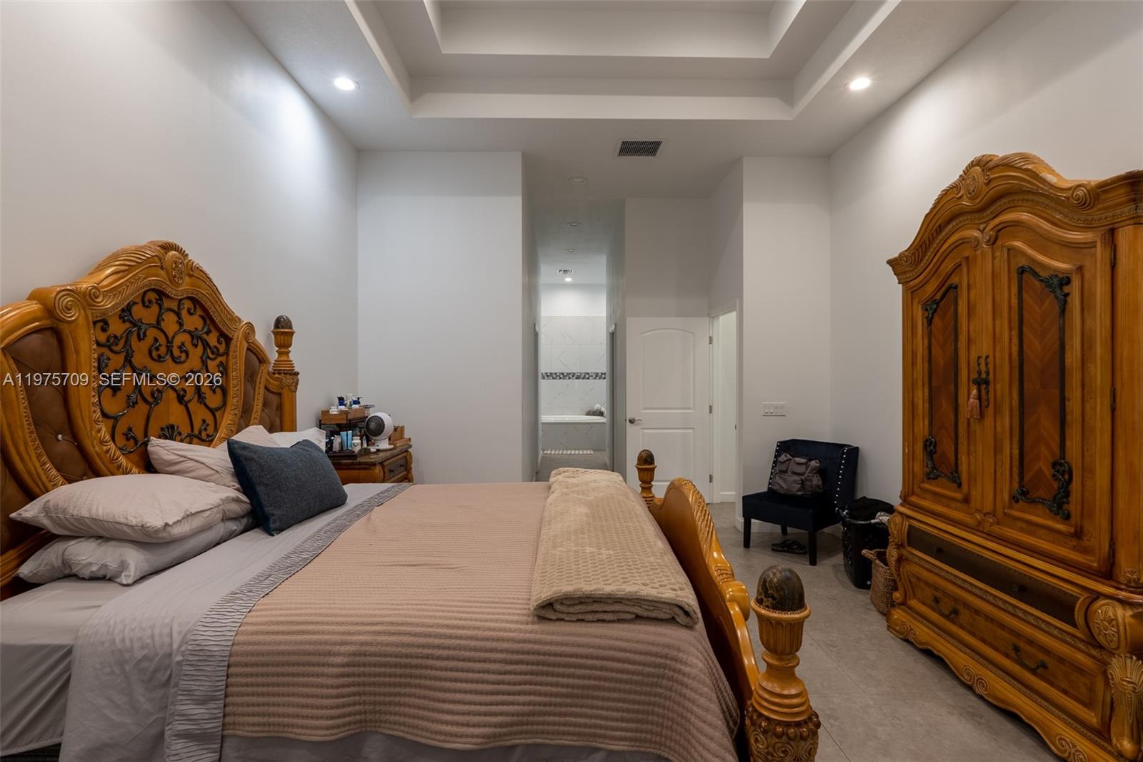   /   кв.футов $ 2026-03-03 0 Фото