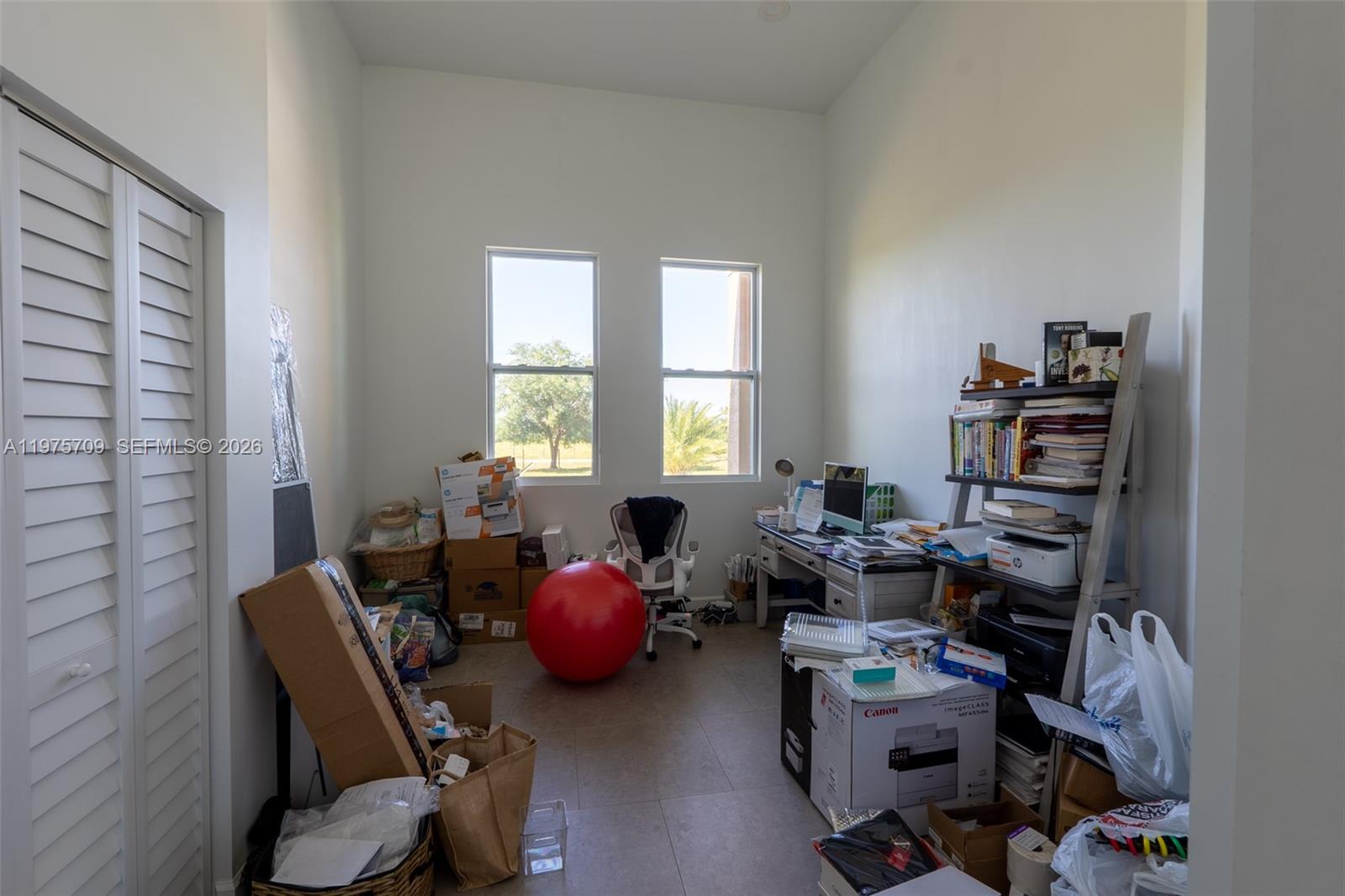   /   кв.футов $ 2026-03-03 0 Фото