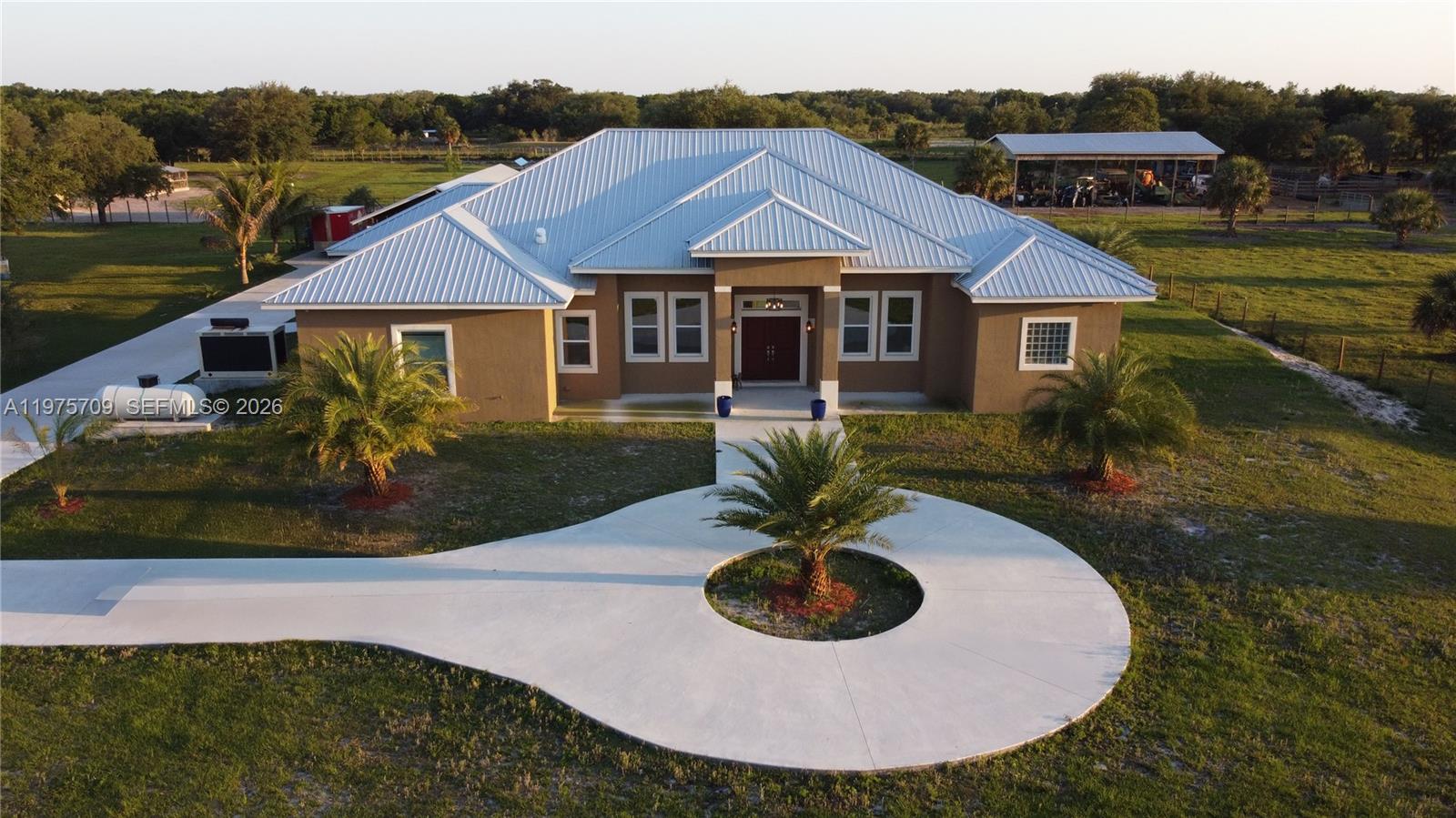   /   кв.футов $ 2026-03-03 0 Фото