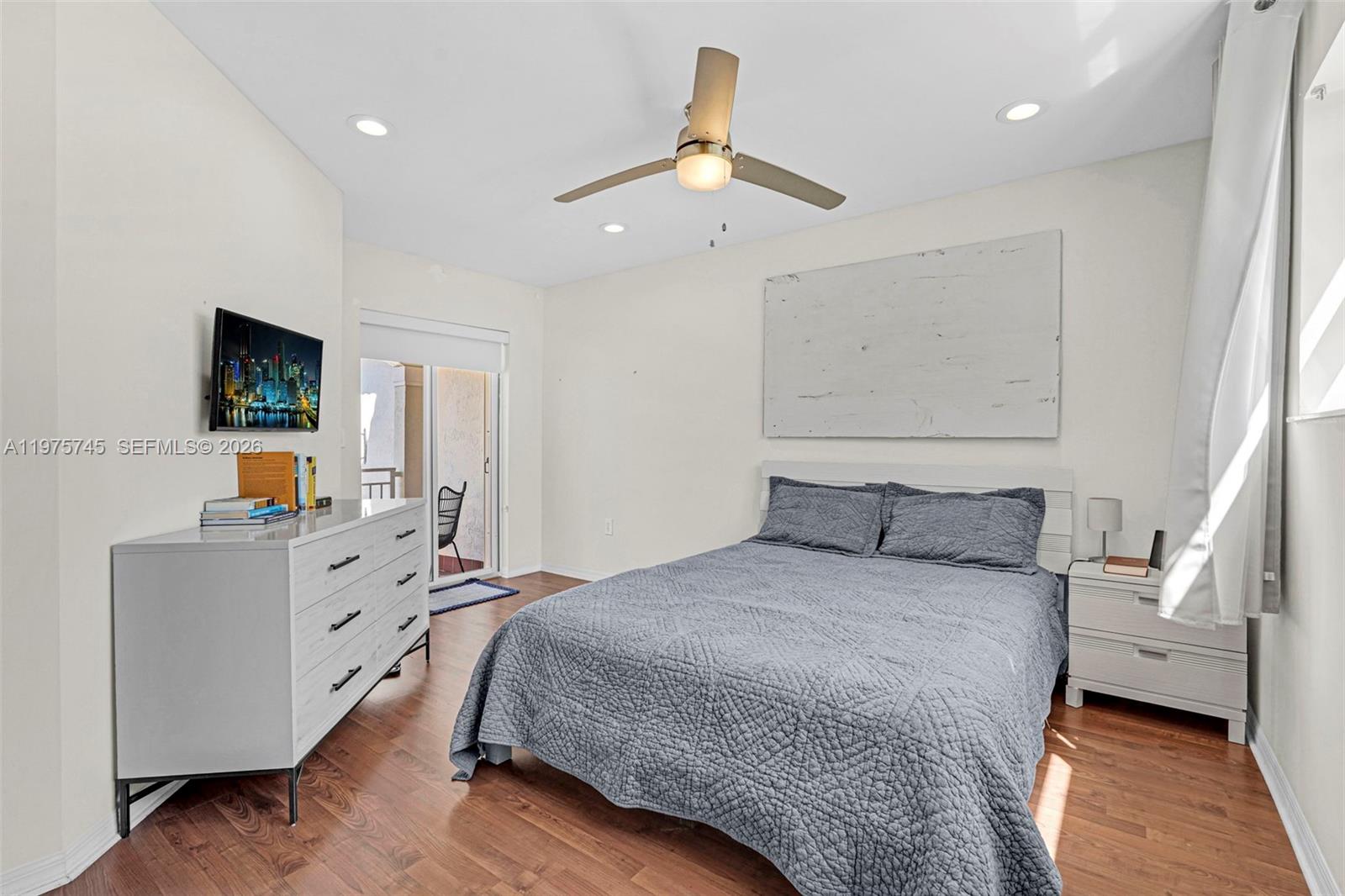 Photo of 1425 Weeping Willow Way  (1425), Hollywood, Florida, 33019 - 