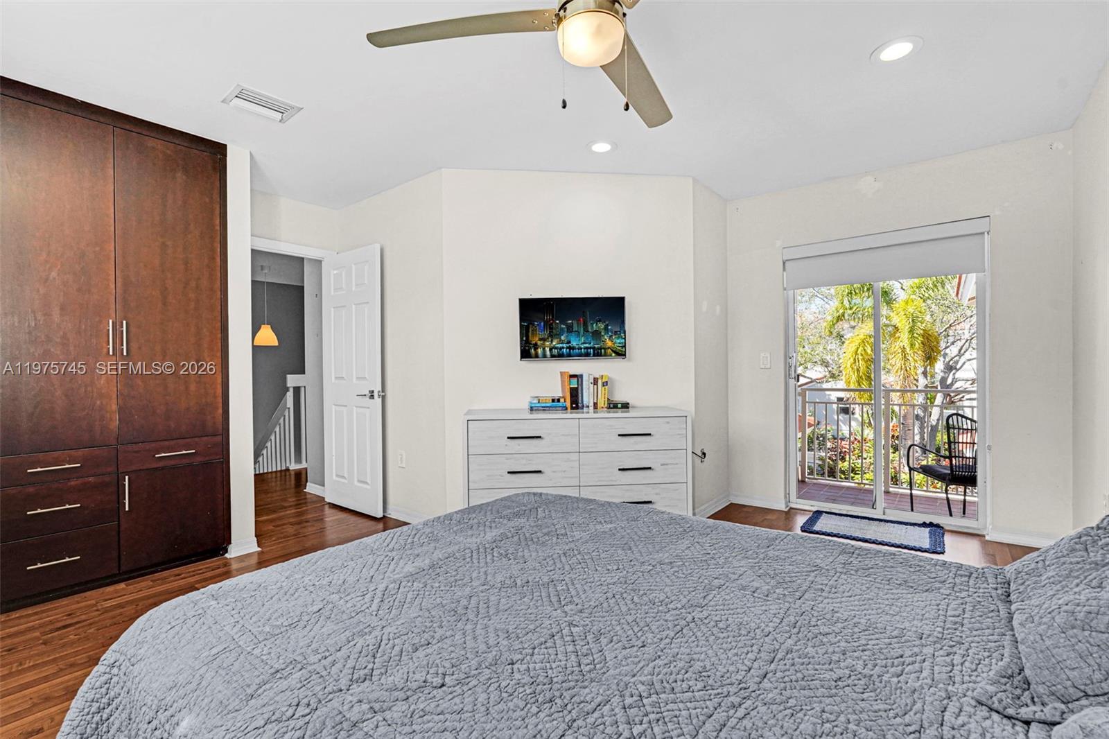 Photo of 1425 Weeping Willow Way  (1425), Hollywood, Florida, 33019 - 