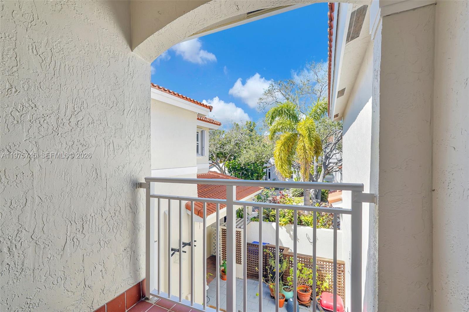 Photo of 1425 Weeping Willow Way  (1425), Hollywood, Florida, 33019 - 