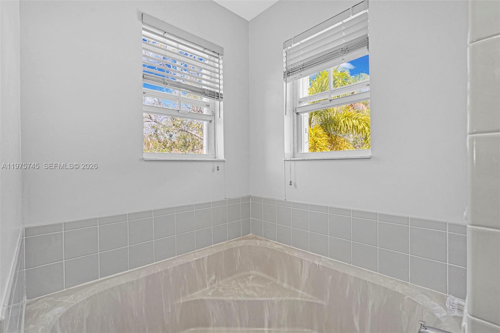 Photo of 1425 Weeping Willow Way  (1425), Hollywood, Florida, 33019 - 