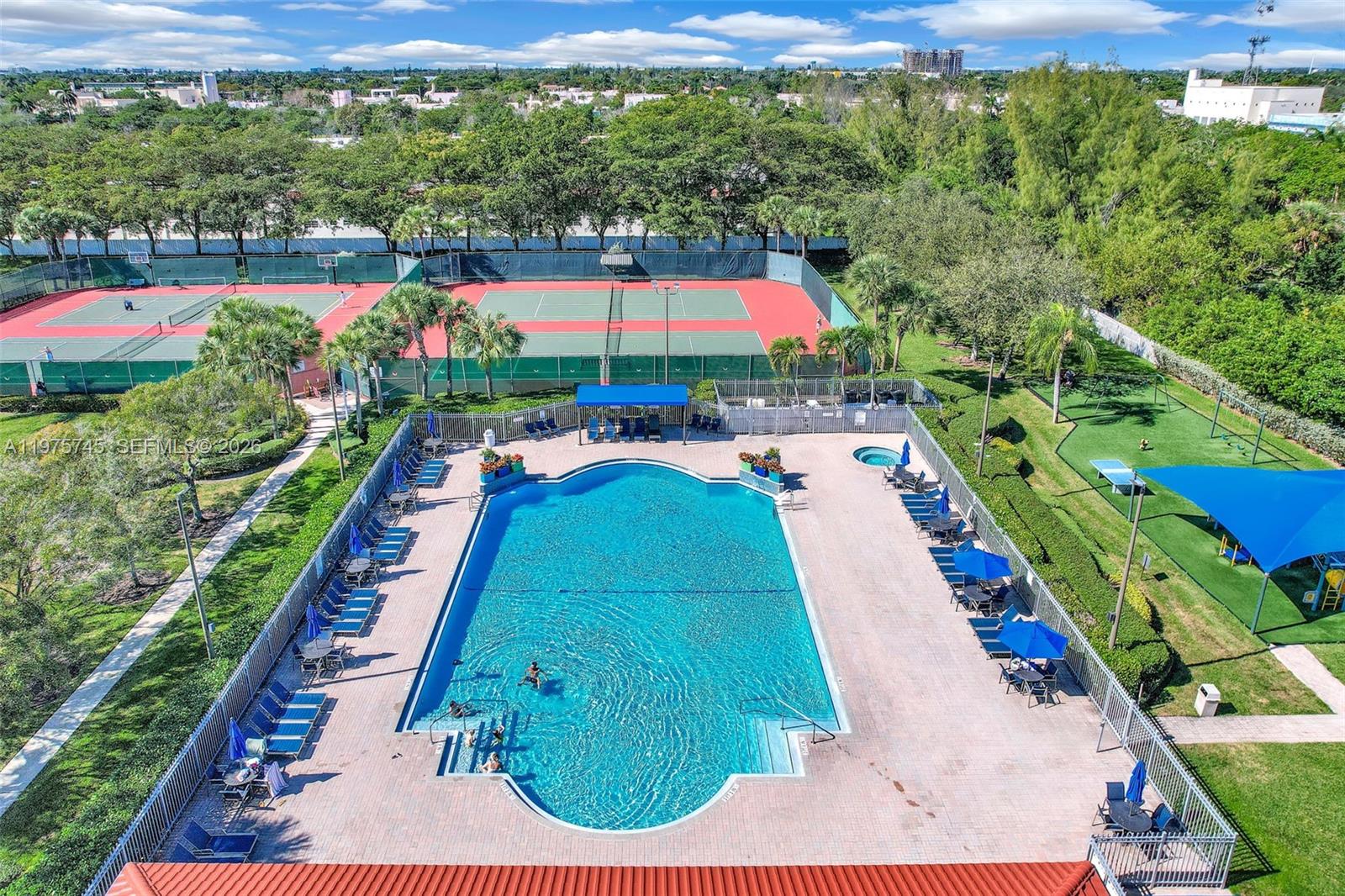 Photo of 1425 Weeping Willow Way  (1425), Hollywood, Florida, 33019 - 