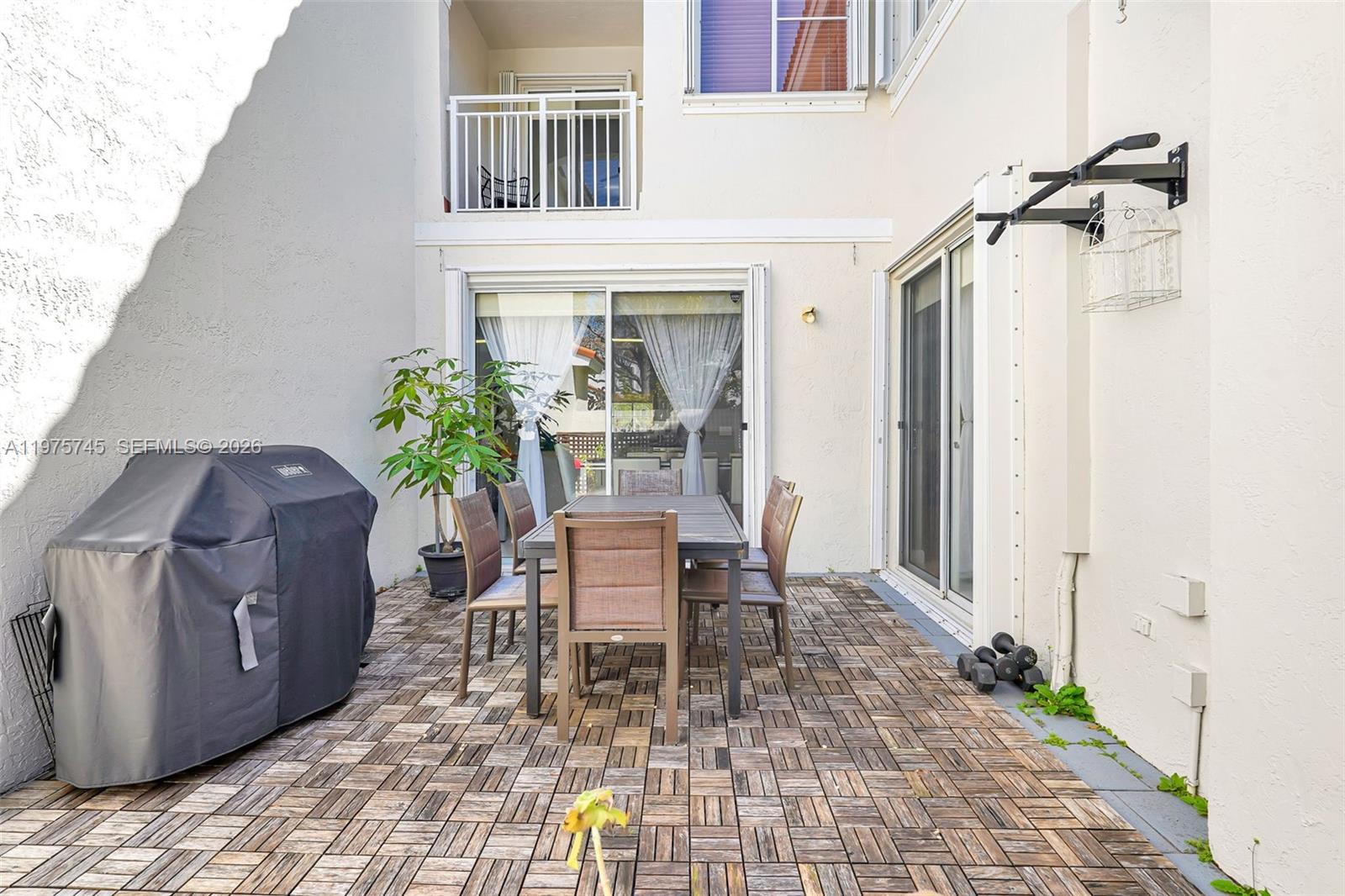 Photo of 1425 Weeping Willow Way  (1425), Hollywood, Florida, 33019 - 