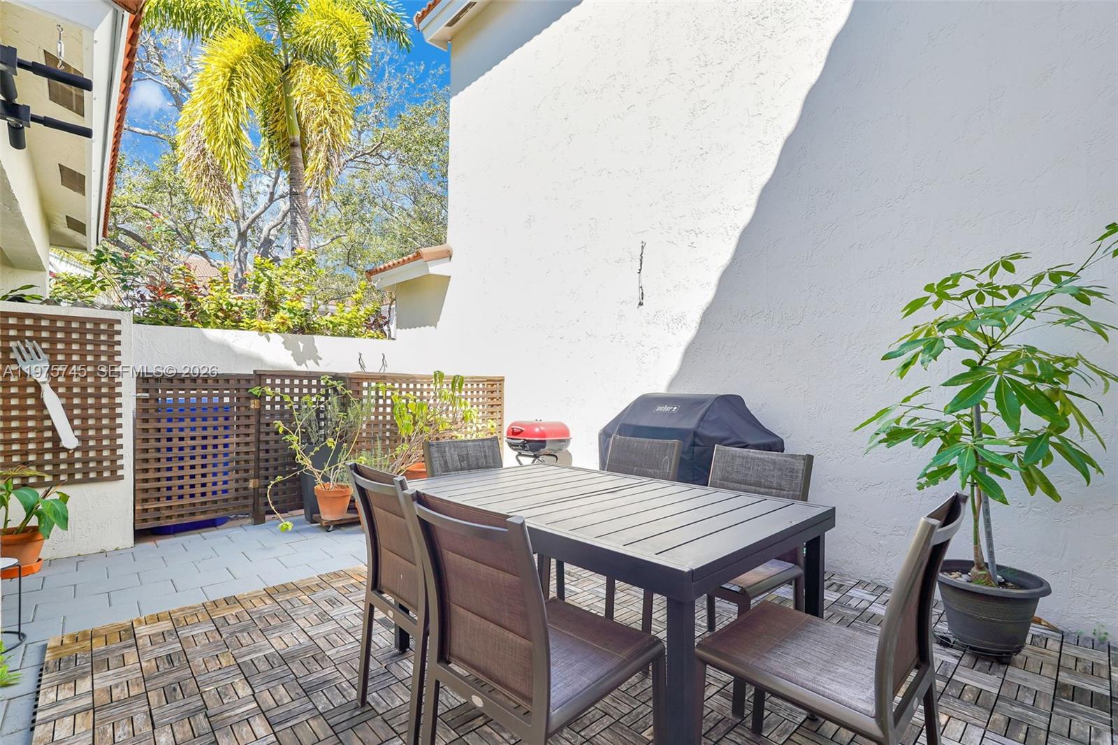 Photo of 1425 Weeping Willow Way  (1425), Hollywood, Florida, 33019 - 