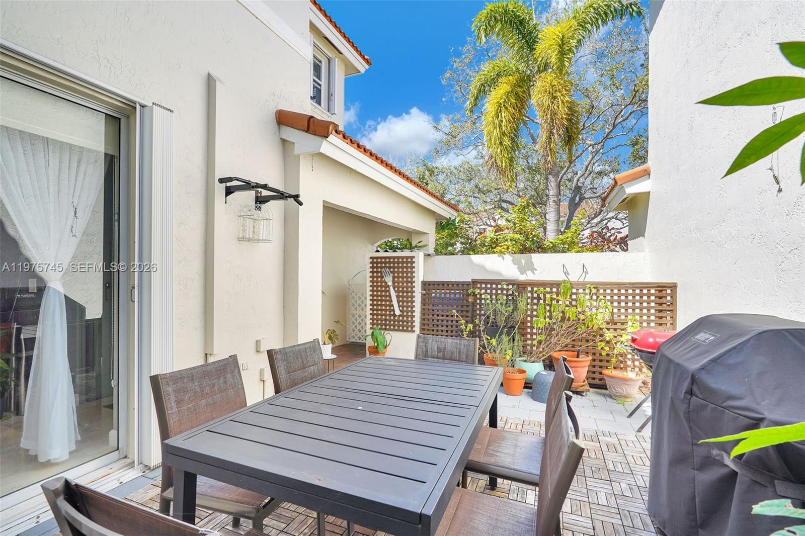 Photo of 1425 Weeping Willow Way  (1425), Hollywood, Florida, 33019 - 