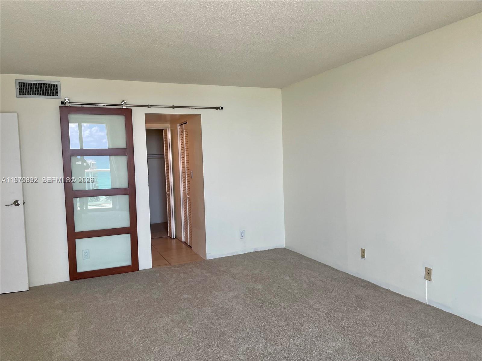 1106 2 / 2 1521 кв.футов $ 2026-03-03 0 Фото