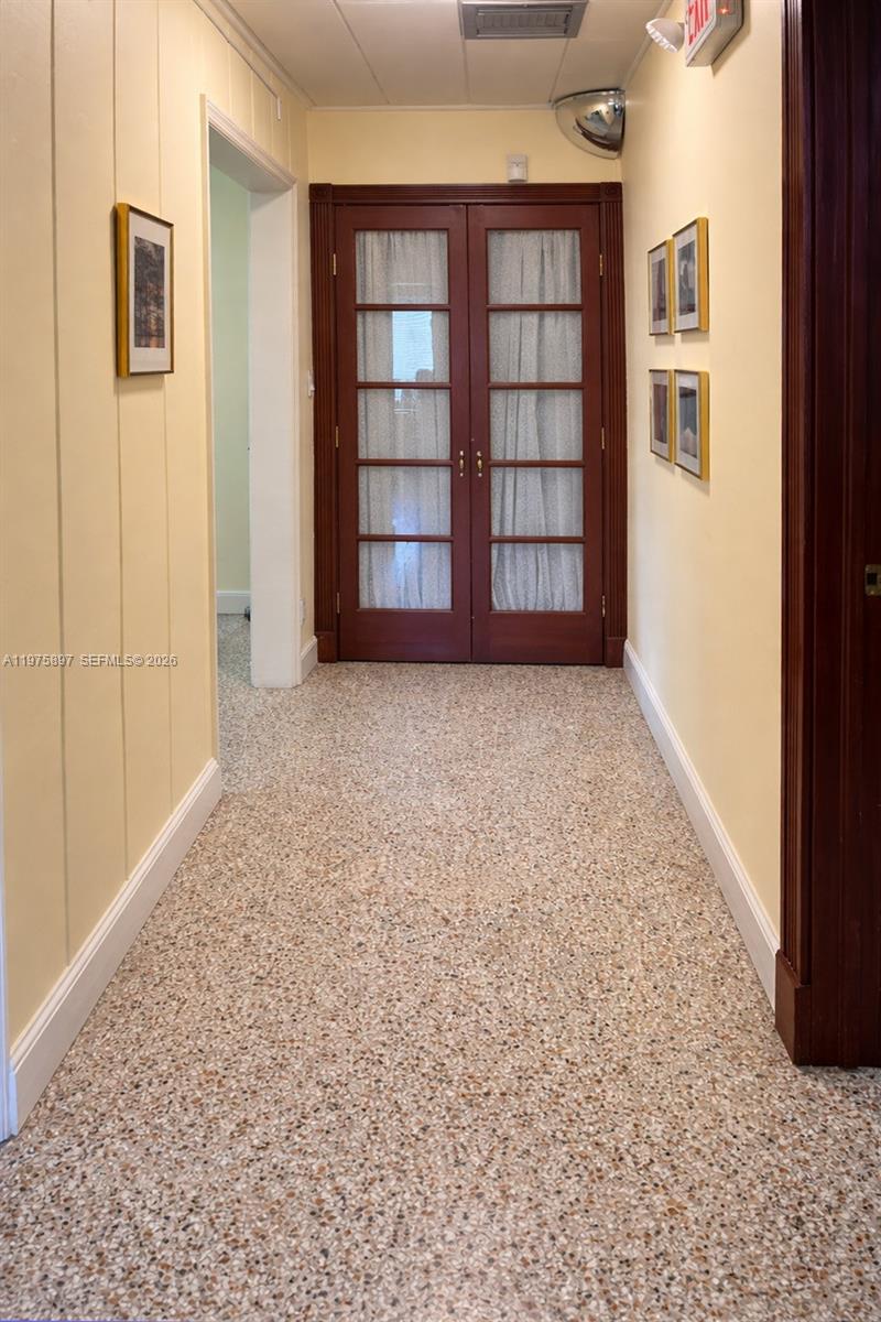   /   кв.футов $ 2026-03-03 0 Фото