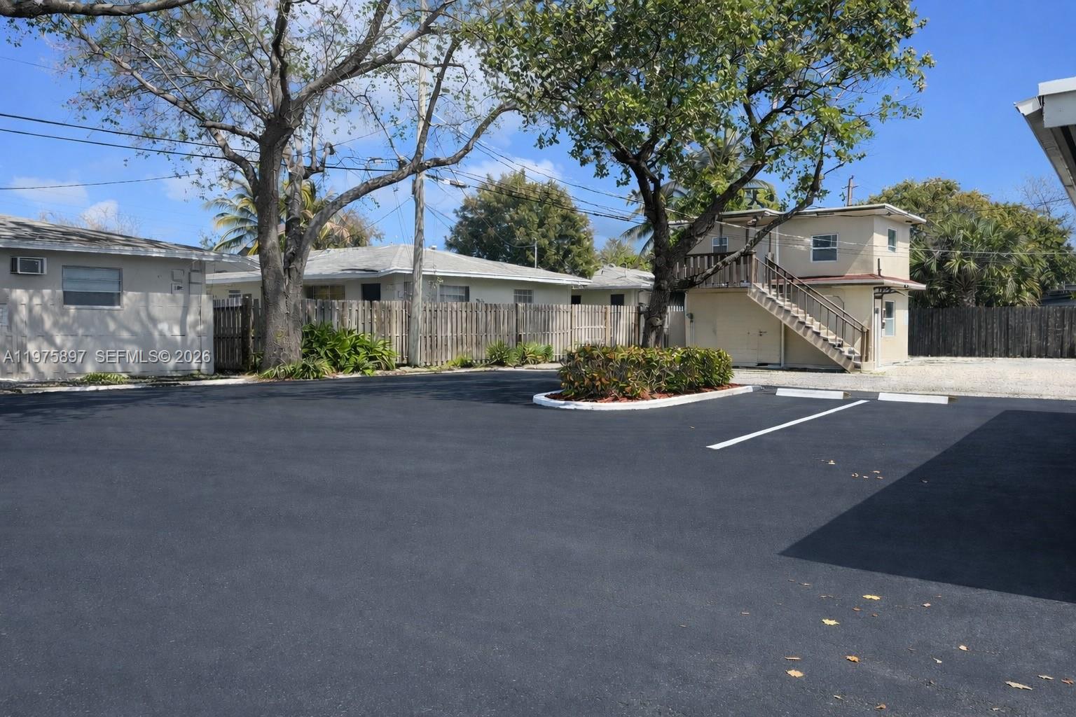   /   кв.футов $ 2026-03-03 0 Фото