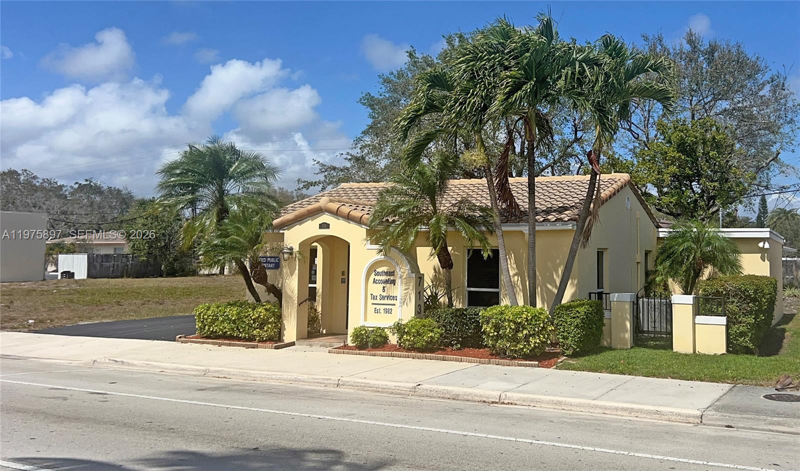   /   кв.футов $ 2026-03-03 0 Фото