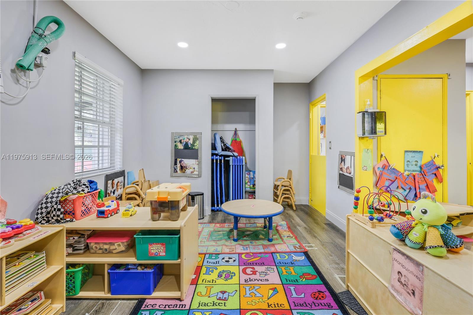   /   кв.футов $ 2026-03-03 0 Фото