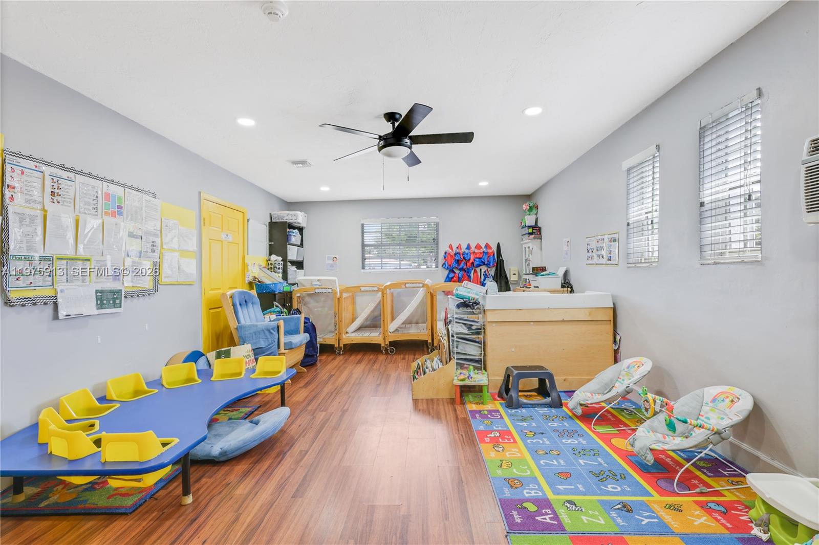   /   кв.футов $ 2026-03-03 0 Фото