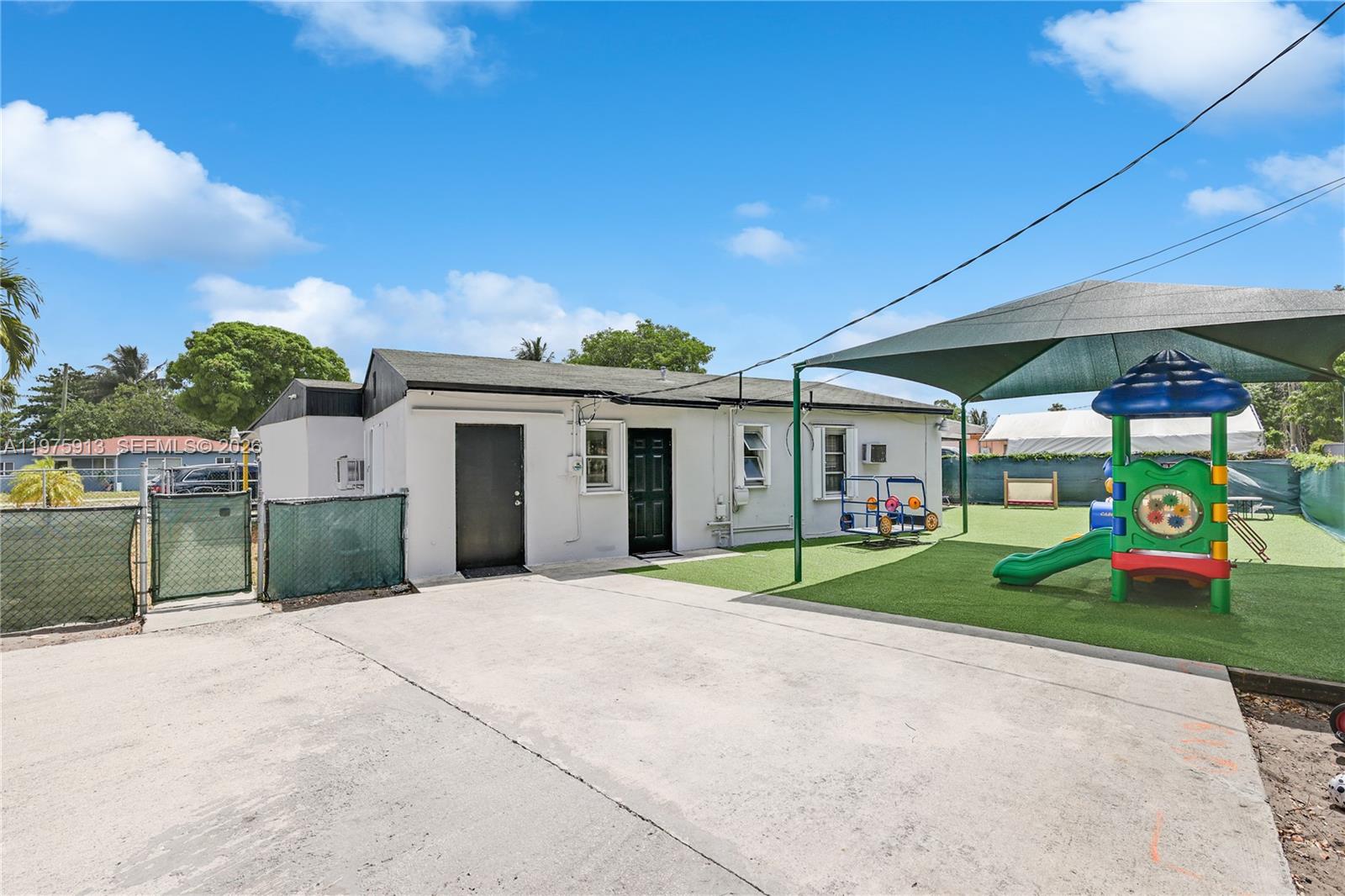   /   кв.футов $ 2026-03-03 0 Фото