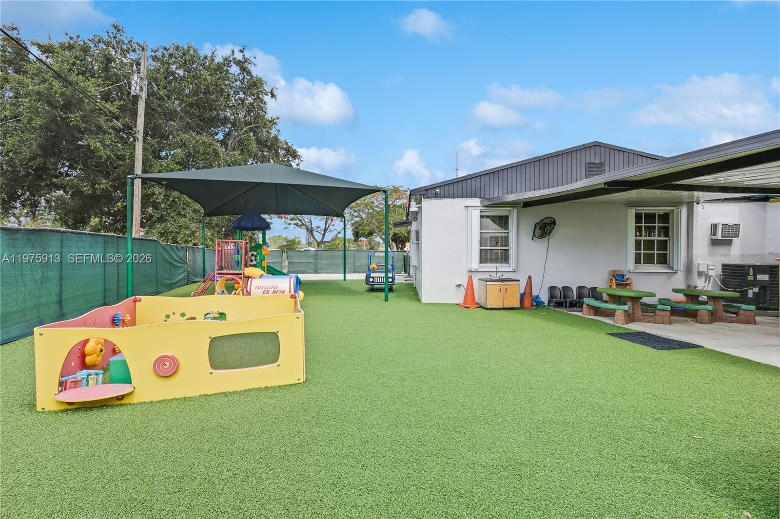   /   кв.футов $ 2026-03-03 0 Фото