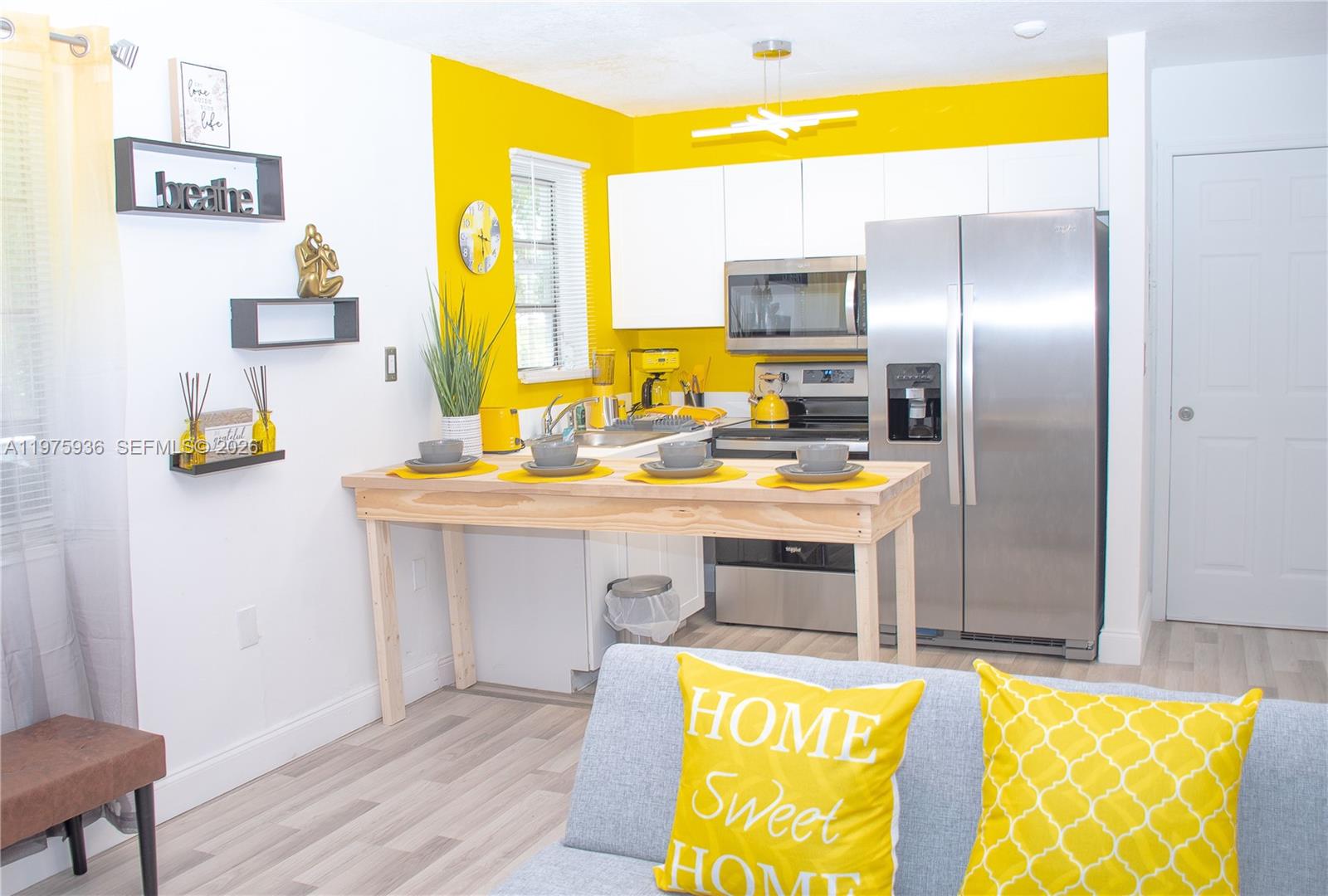   /  2320 кв.футов $ 2026-03-03 0 Фото