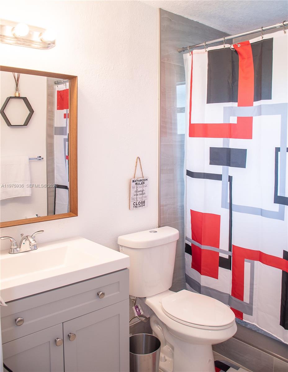   /  2320 кв.футов $ 2026-03-03 0 Фото