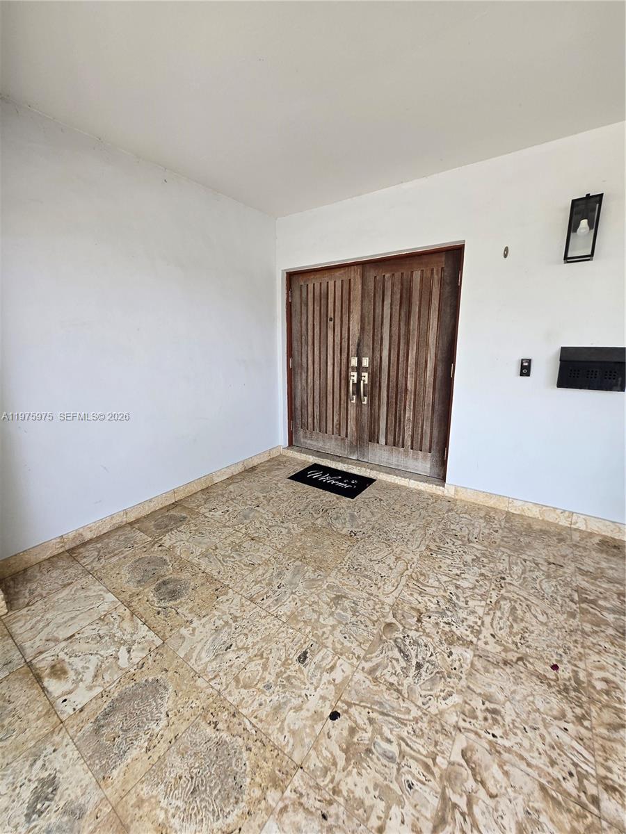 Подробнее 8620 3 / 2 1825 кв.футов $ 2026-03-03 0 Фото