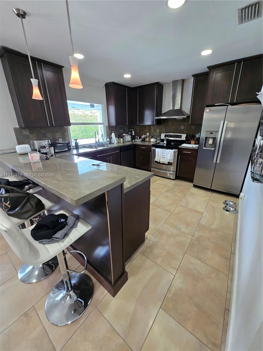 Подробнее 8620 3 / 2 1825 кв.футов $ 2026-03-03 0 Фото