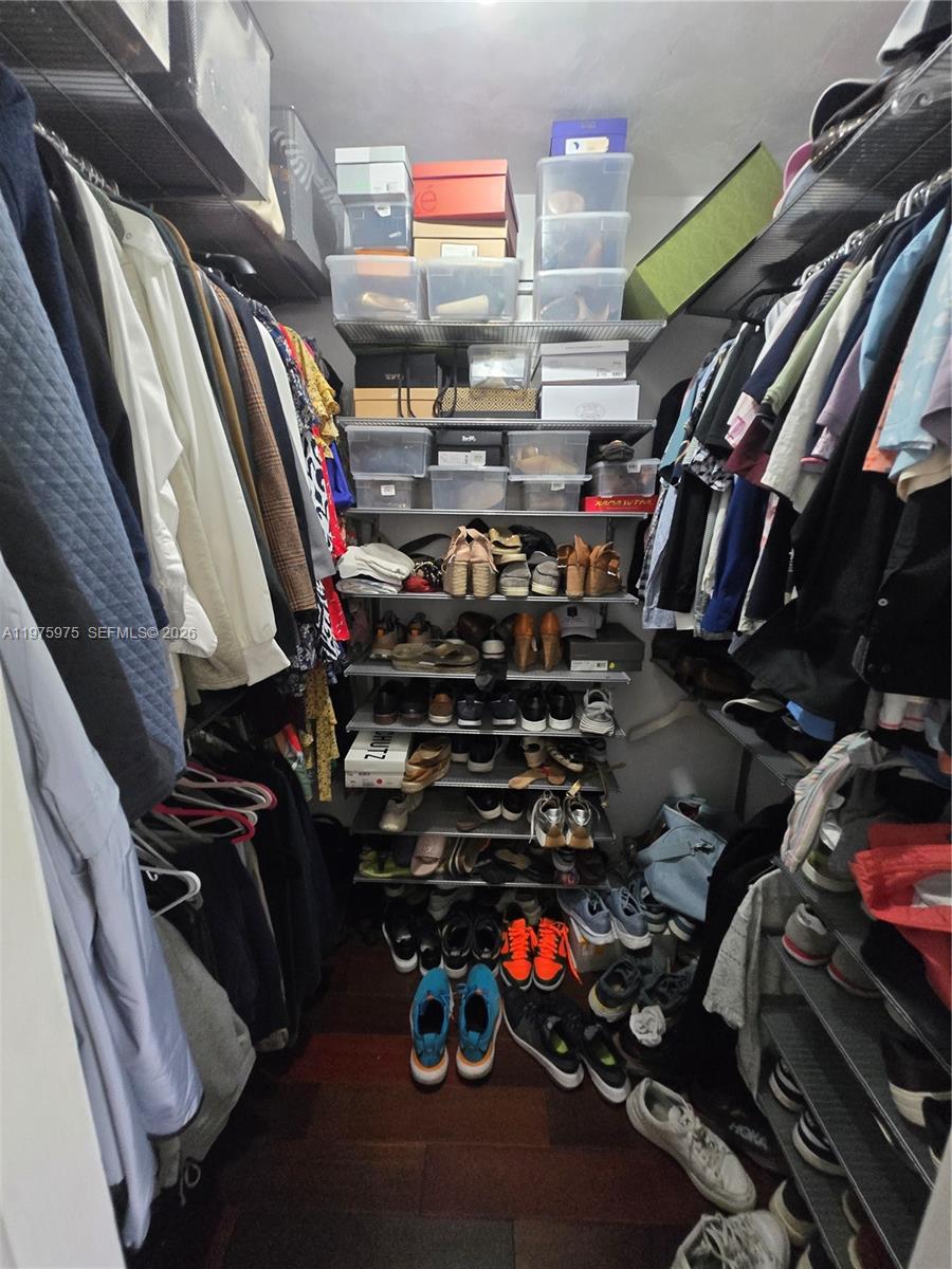 Подробнее 8620 3 / 2 1825 кв.футов $ 2026-03-03 0 Фото