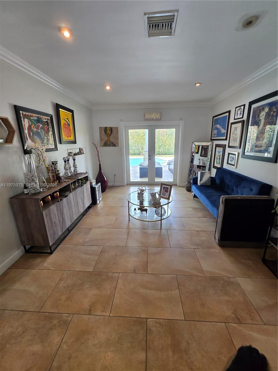 Подробнее 8620 3 / 2 1825 кв.футов $ 2026-03-03 0 Фото