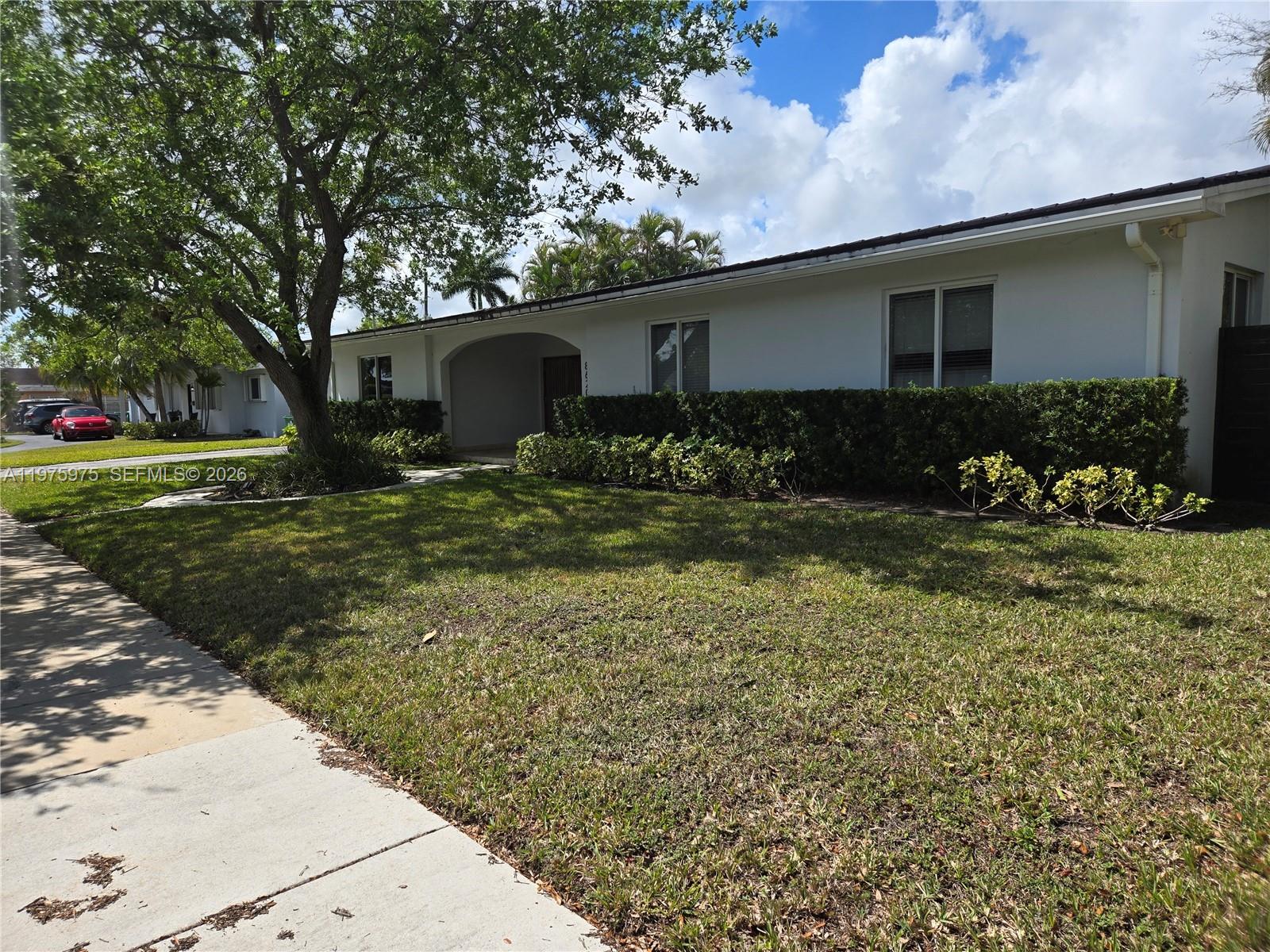 Подробнее 8620 3 / 2 1825 кв.футов $ 2026-03-03 0 Фото