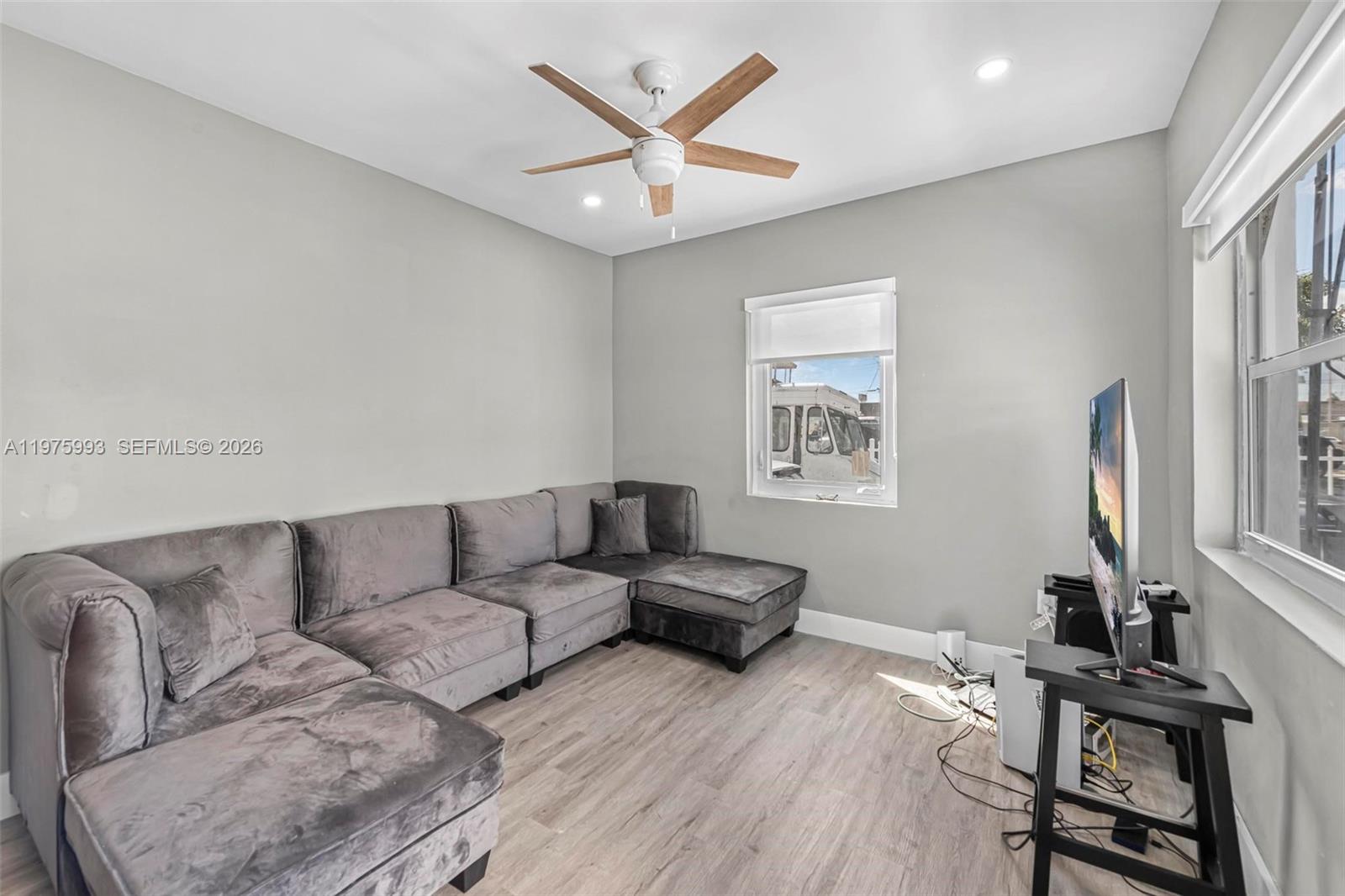   /   sq. ft. $ 2026-03-03 0 foto