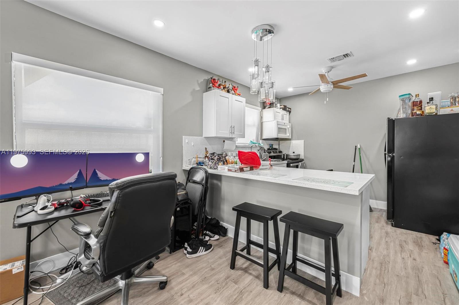   /   sq. ft. $ 2026-03-03 0 foto