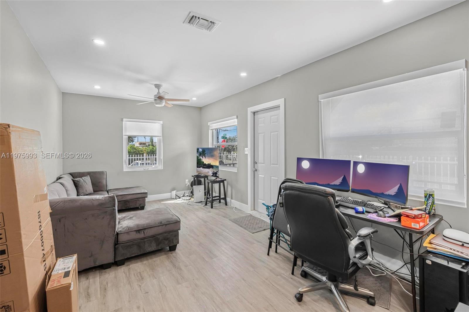   /   sq. ft. $ 2026-03-03 0 foto