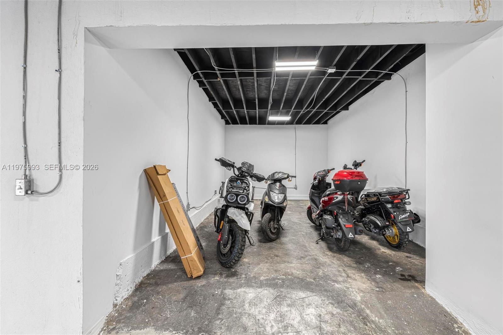   /   sq. ft. $ 2026-03-03 0 foto