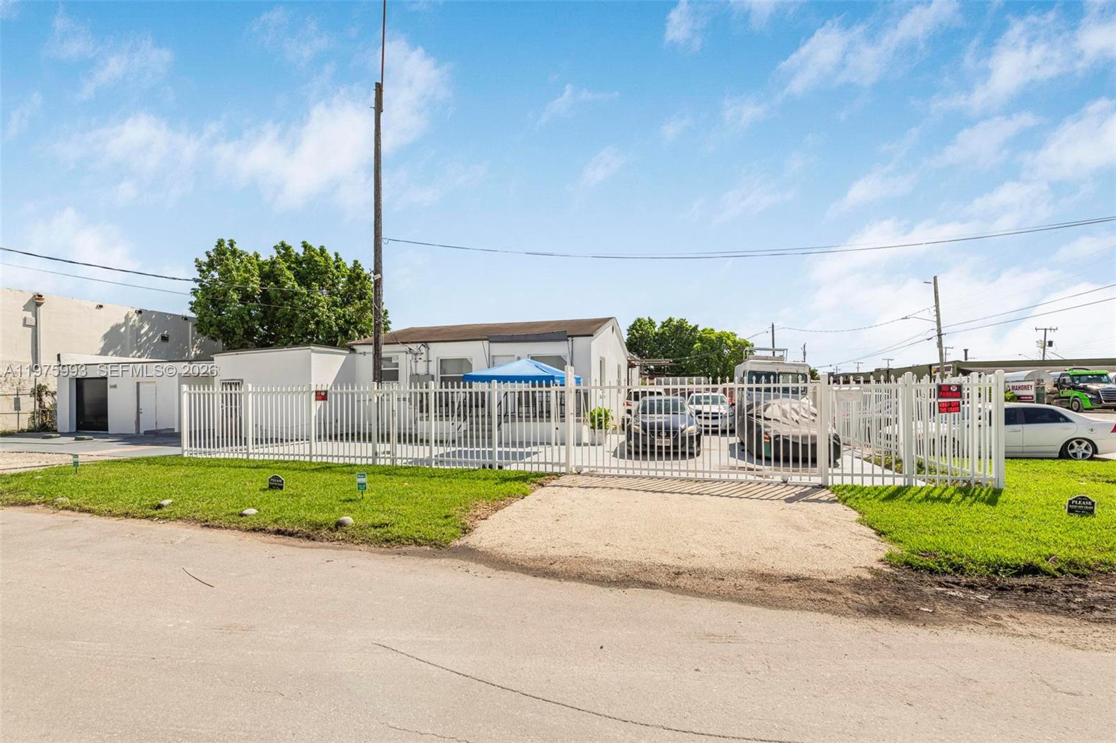   /   sq. ft. $ 2026-03-03 0 foto