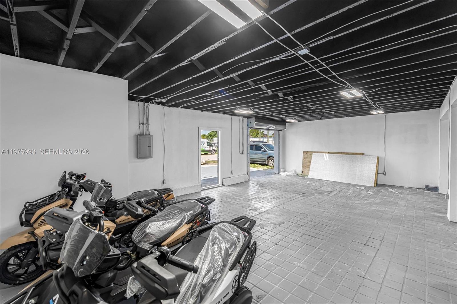   /   sq. ft. $ 2026-03-03 0 foto