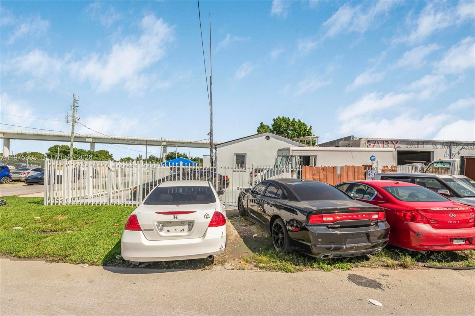   /   sq. ft. $ 2026-03-03 0 foto