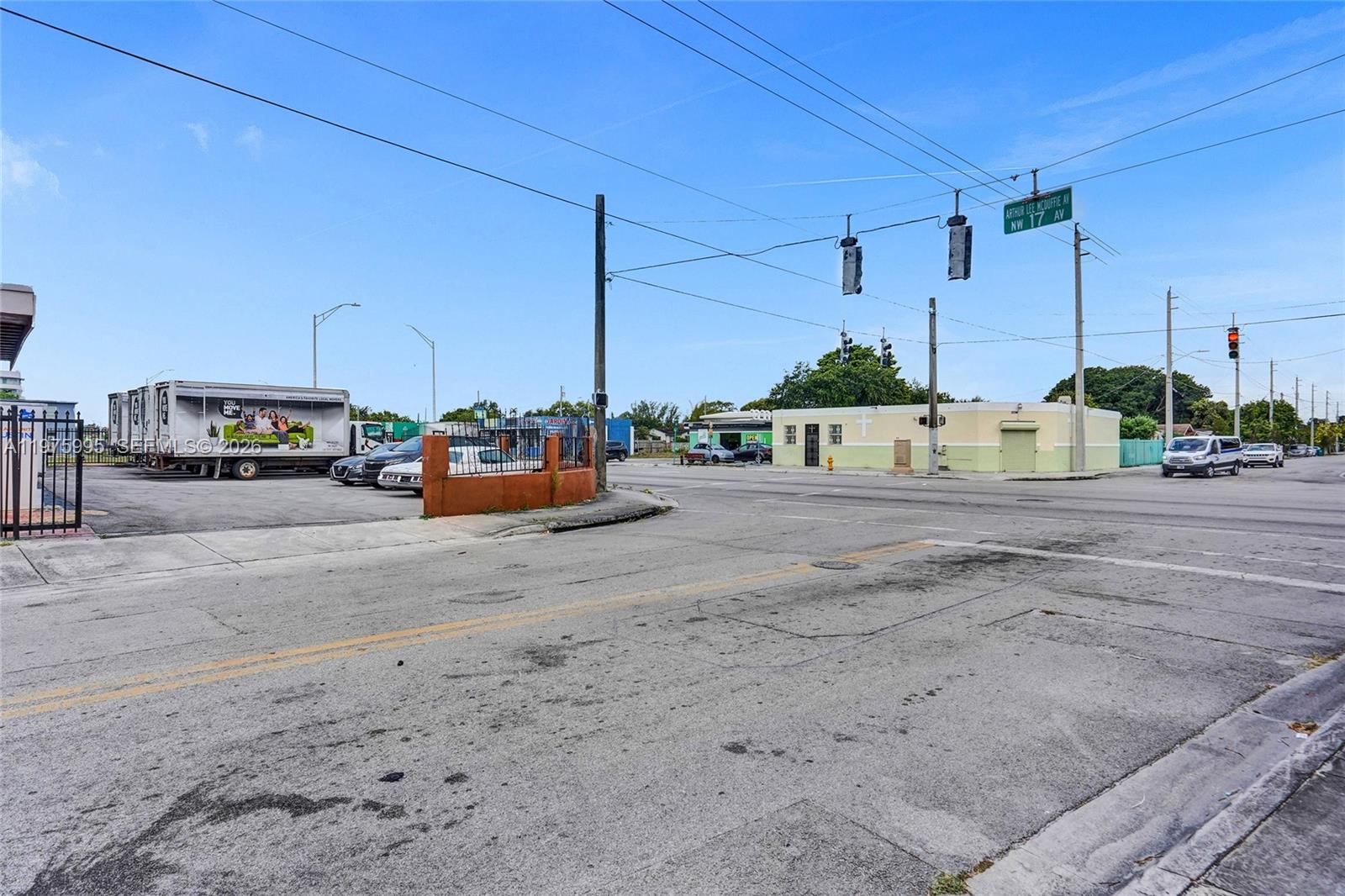   /   кв.футов $ 2026-03-03 0 Фото