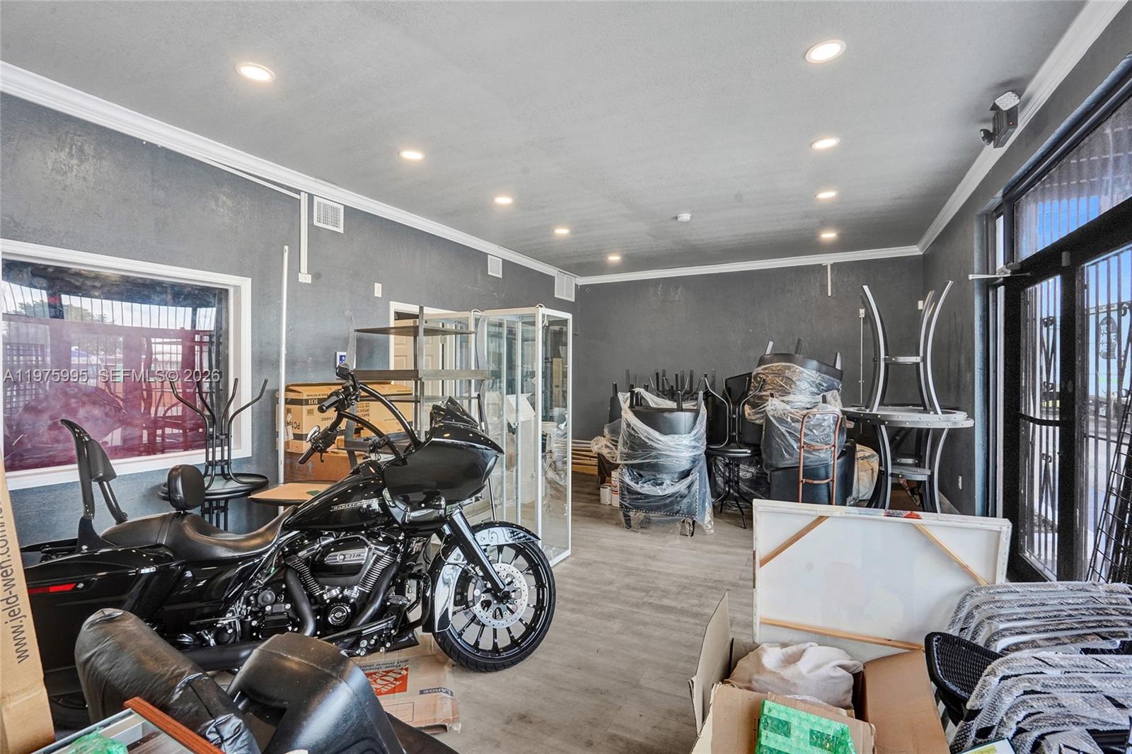   /   кв.футов $ 2026-03-03 0 Фото