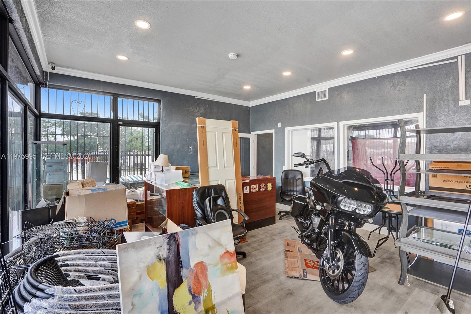   /   кв.футов $ 2026-03-03 0 Фото