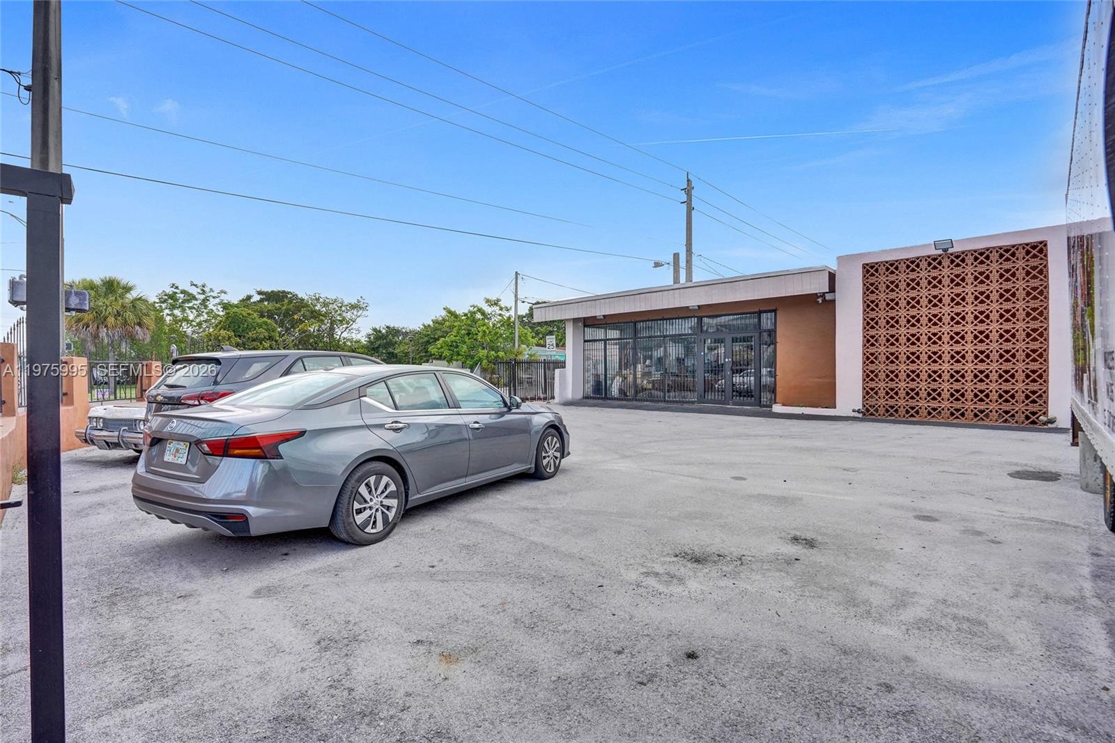   /   кв.футов $ 2026-03-03 0 Фото