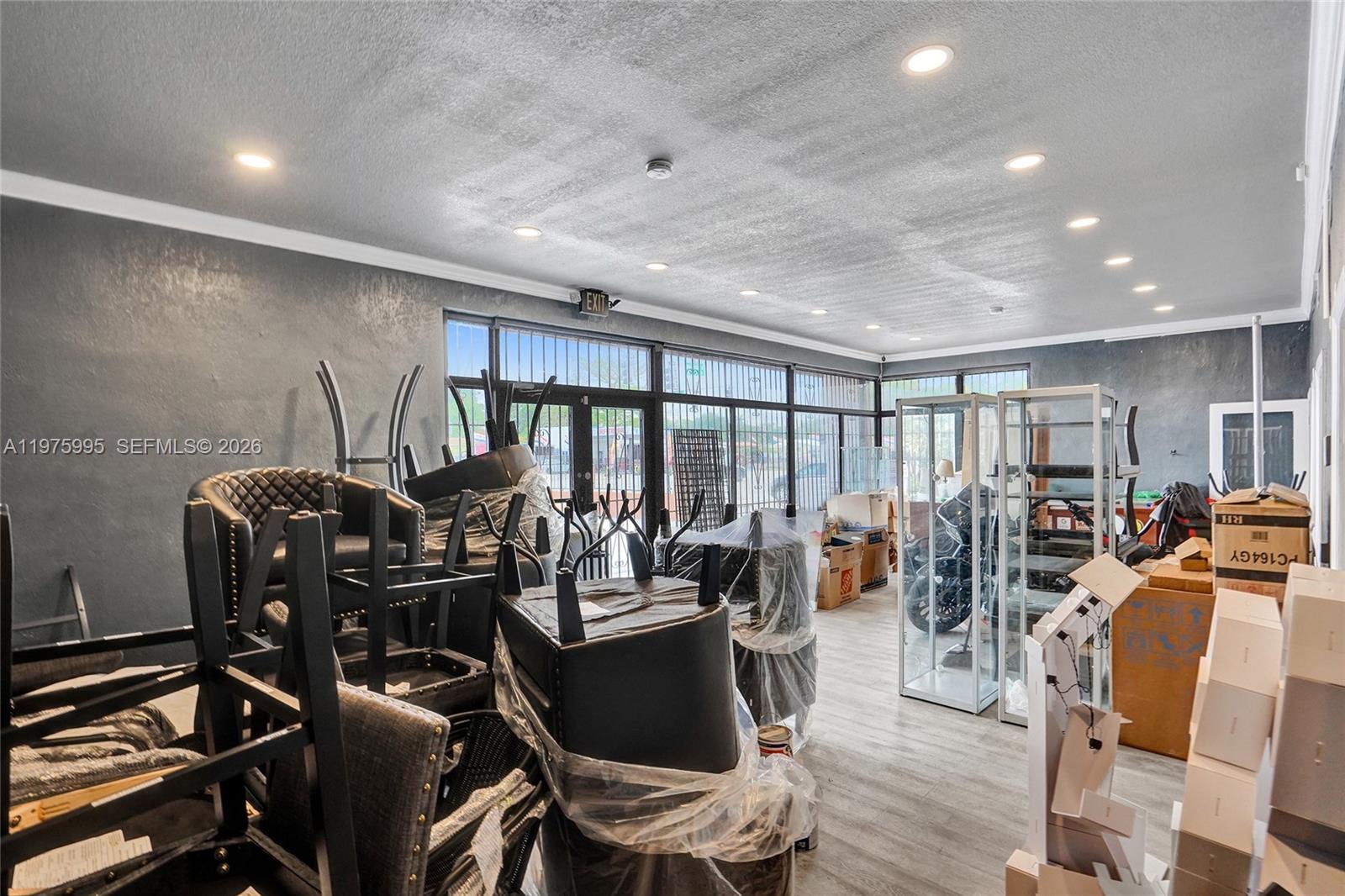   /   кв.футов $ 2026-03-03 0 Фото